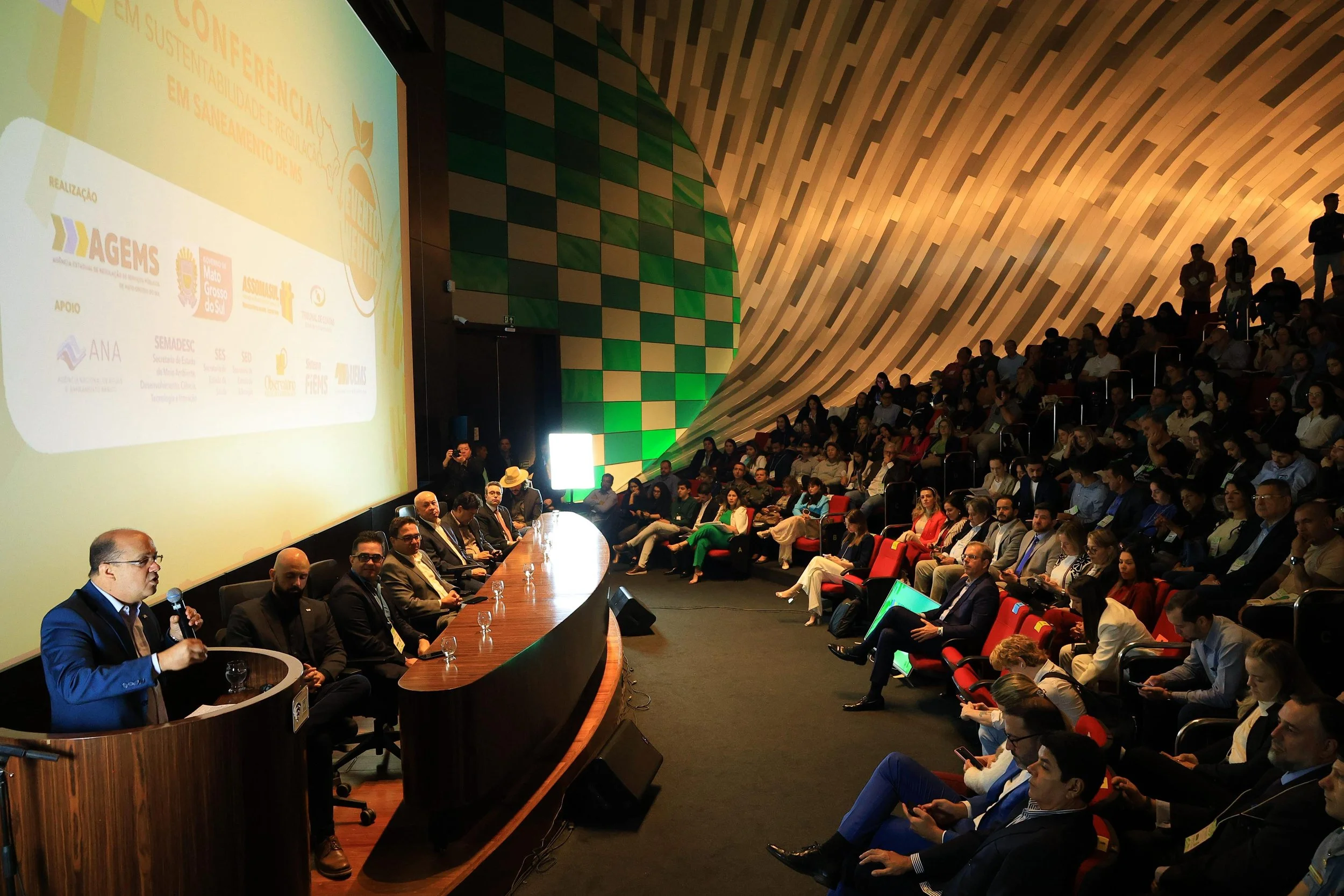 Mato Grosso do Sul reforça compromisso com o saneamento em evento inédito de sustentabilidade e regulação