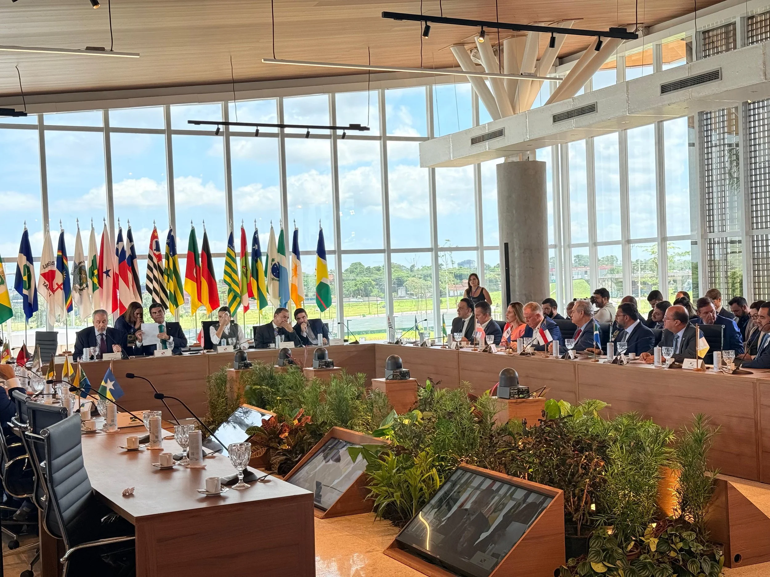 MS participa do Fórum Nacional de Governadores em Belém e fortalece compromisso ambiental rumo à COP30