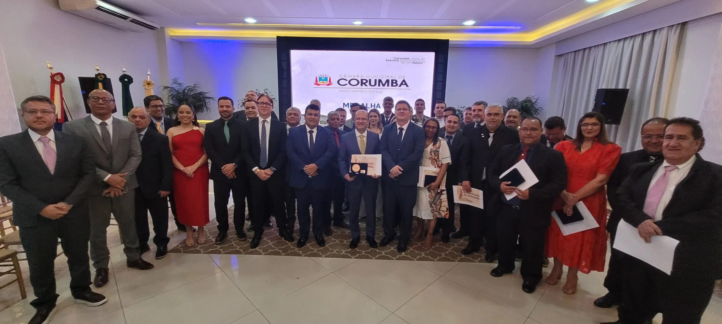 Barbosinha é homenageado com Medalha do Mérito Legislativo em Corumbá e reforça compromisso do Governo com o município