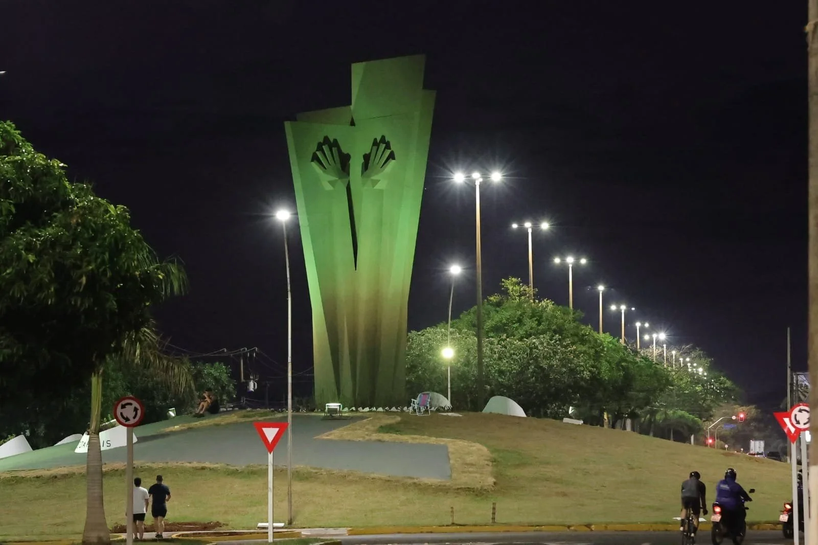 Dourados Ap. Frota.jpeg