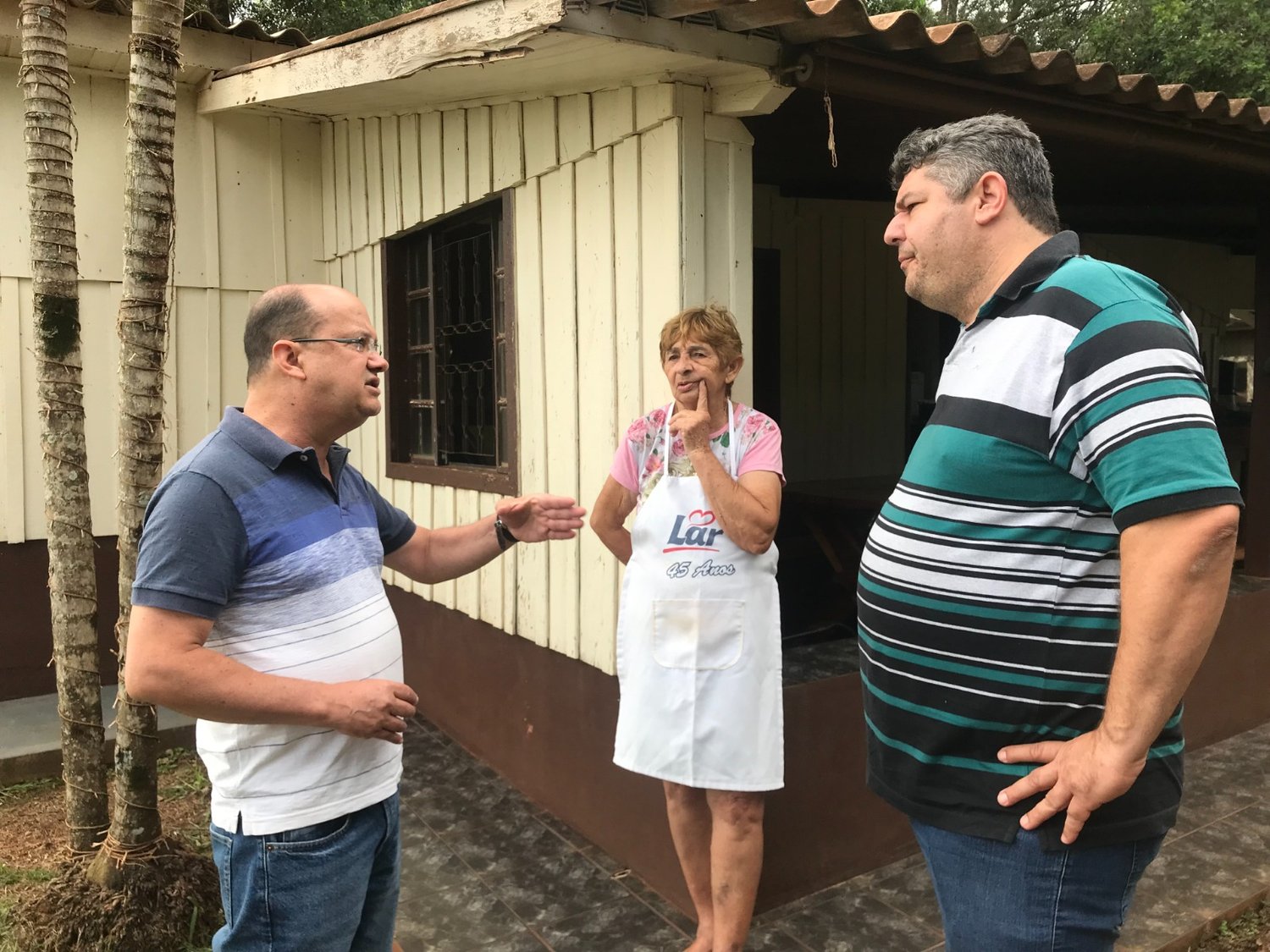 Dourados: vice-governador Barbosinha confere obras de asfalto no distrito de Picadinha Dourados: vice-governador Barbosinha confere obras de asfalto no distrito de Picadinha