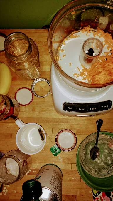 Messy Kitchen, Messy Brain