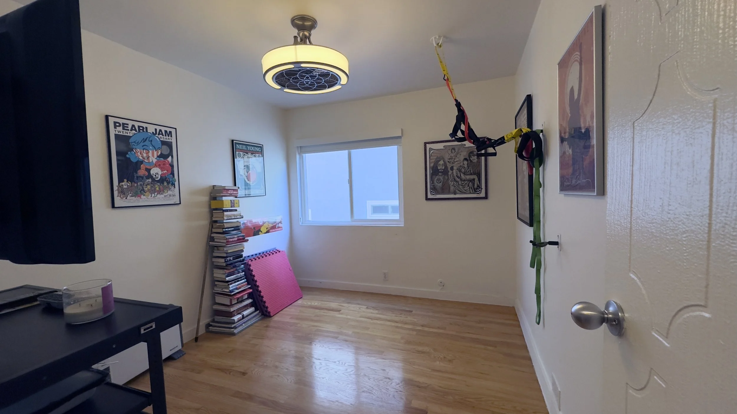 * 1260 Kings - 8 bedroom 2.jpeg