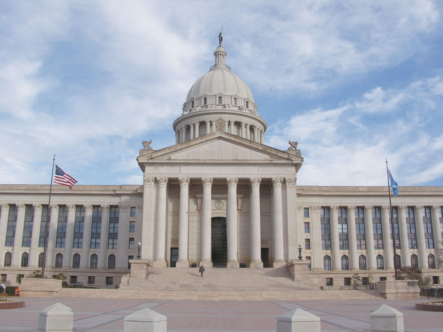 Oklahoma-capitol-building.jpg