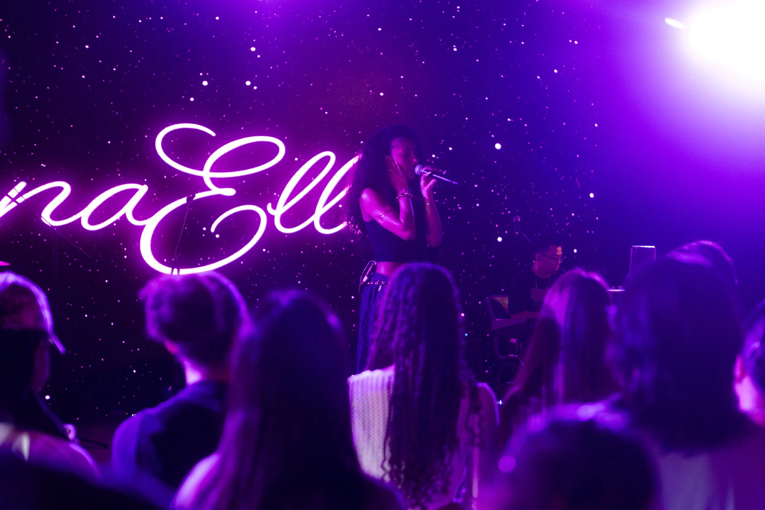 BillboardCanadaR&BLive_LunaElle_AhmadHussain-@a.hus.sain--6.jpg