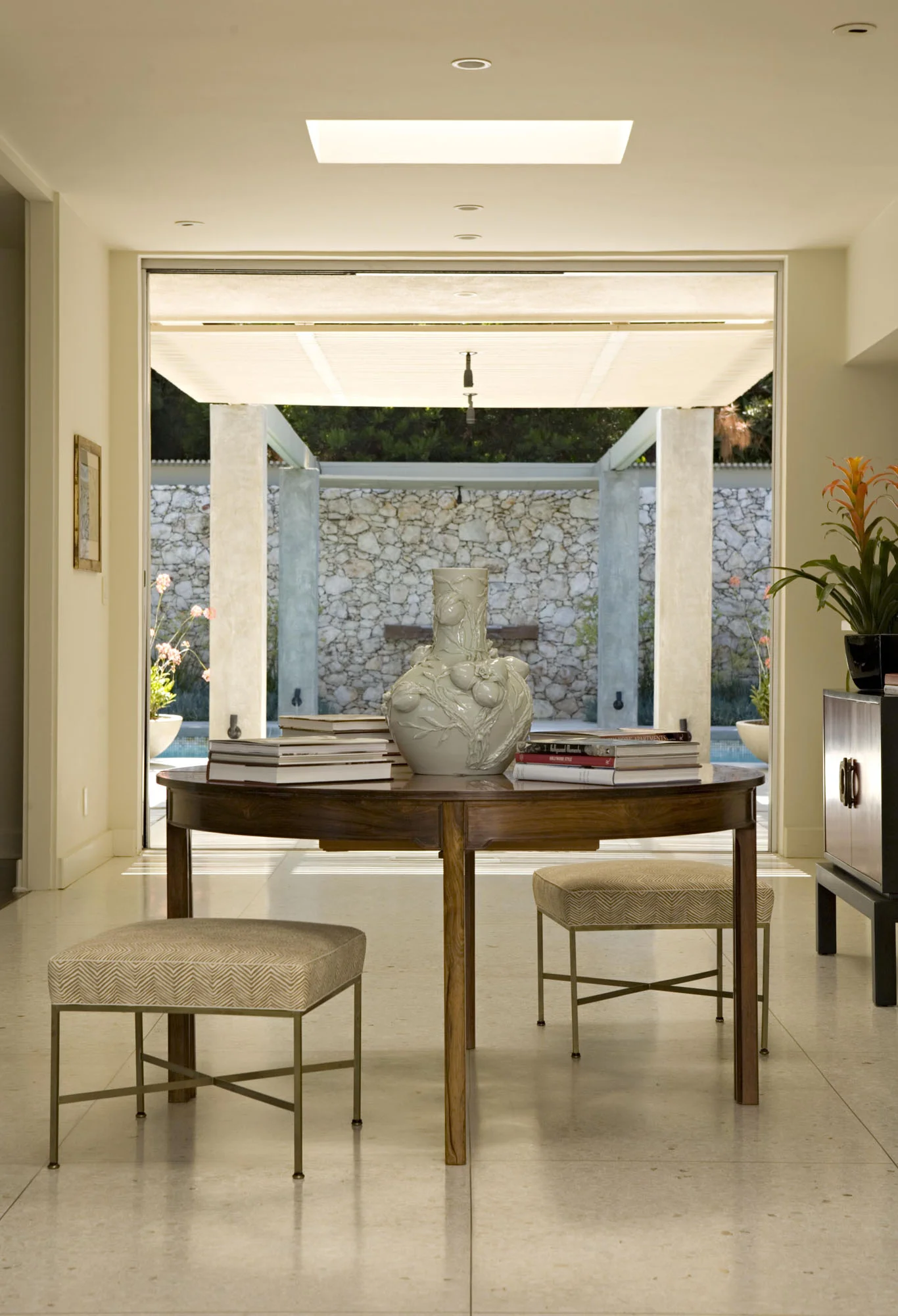 1. Hollywood Hills, Entry.jpg