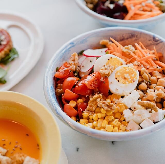 First we eat our healthy #Bowl for lunch and then we do everything else.

#Milan #healthyeating #healthyhabits #foodideas #avocadotoast #qualityfood #healthyfood #yummy #detox #retreatment #eatclean #tasty #foodies