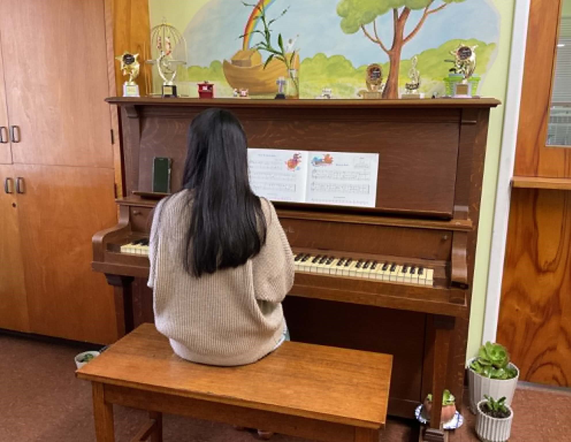 piano 3.jpg