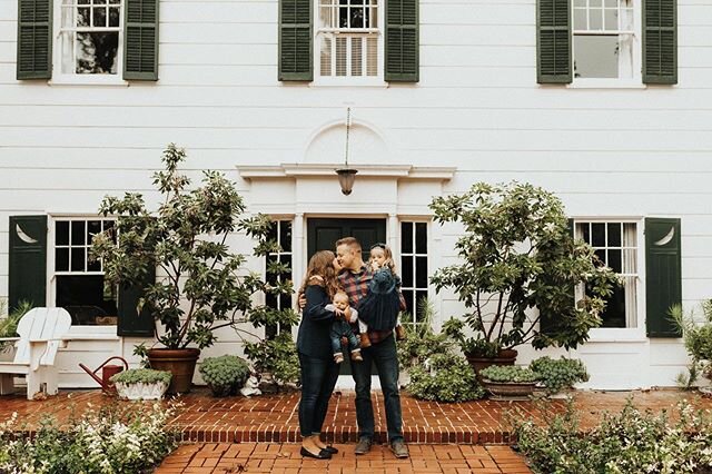 That one time it poured alllll weekend long in Ventura but ended up with the cutest rainy day photos that turned out way better than our original plan. ⁣
⁣
When expectations fail... sometimes you just have to dance in the rain.⁣
⁣
⁣
⁣
⁣
⁣
#venturapho