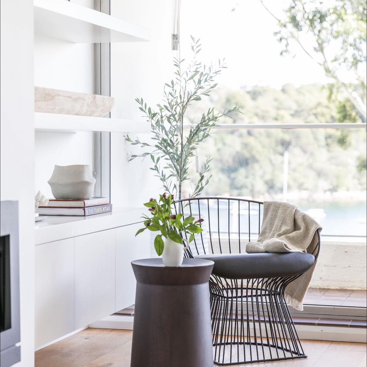 Coffee nook on-site with BBS
.
.
.
.
#morning #morningsonsite #onsite #staging #staginghomes #styling #propertystyling #propertystylist #blackandwhite #coffeetime #northshoresydney #mcmahonspoint #sold #sydney #sydneyrealestate #styledbyus #throwback