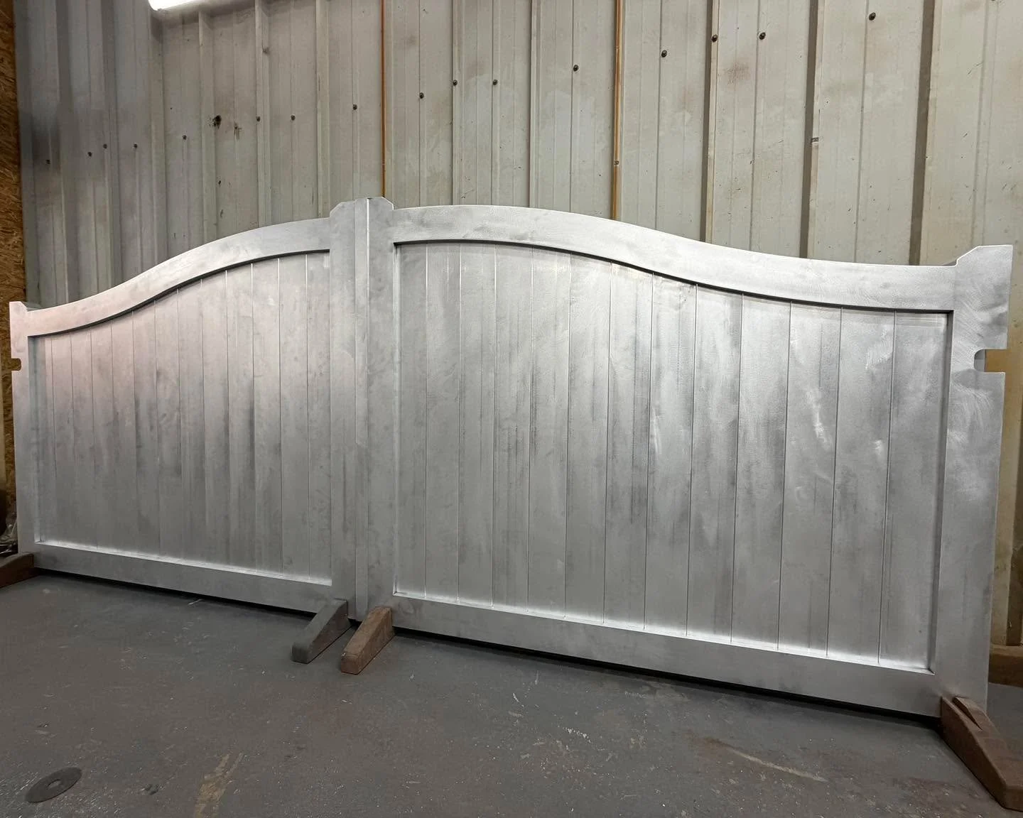 Fully Welded construction. ✔️ 
Unbeatable quality. ✔️ 
No filters. ✔️ 

#apertura #gates #makinganentrance #itswhatwedo #electricgates #installation #drivewaygates #aluminium #welding #aluminiumwelding #PerfectionAsStandard #gatestothetrade