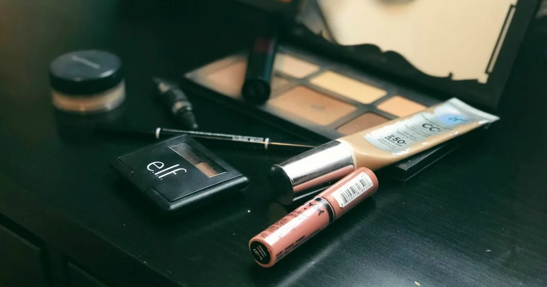 everyday-makeup-routine-1.jpg