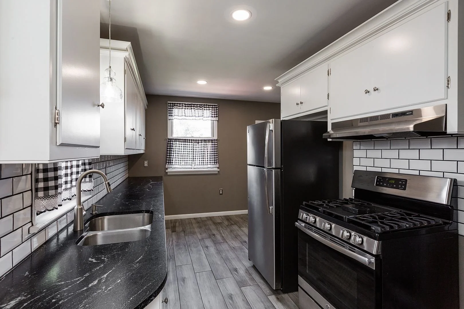 First floor kitchen.JPG