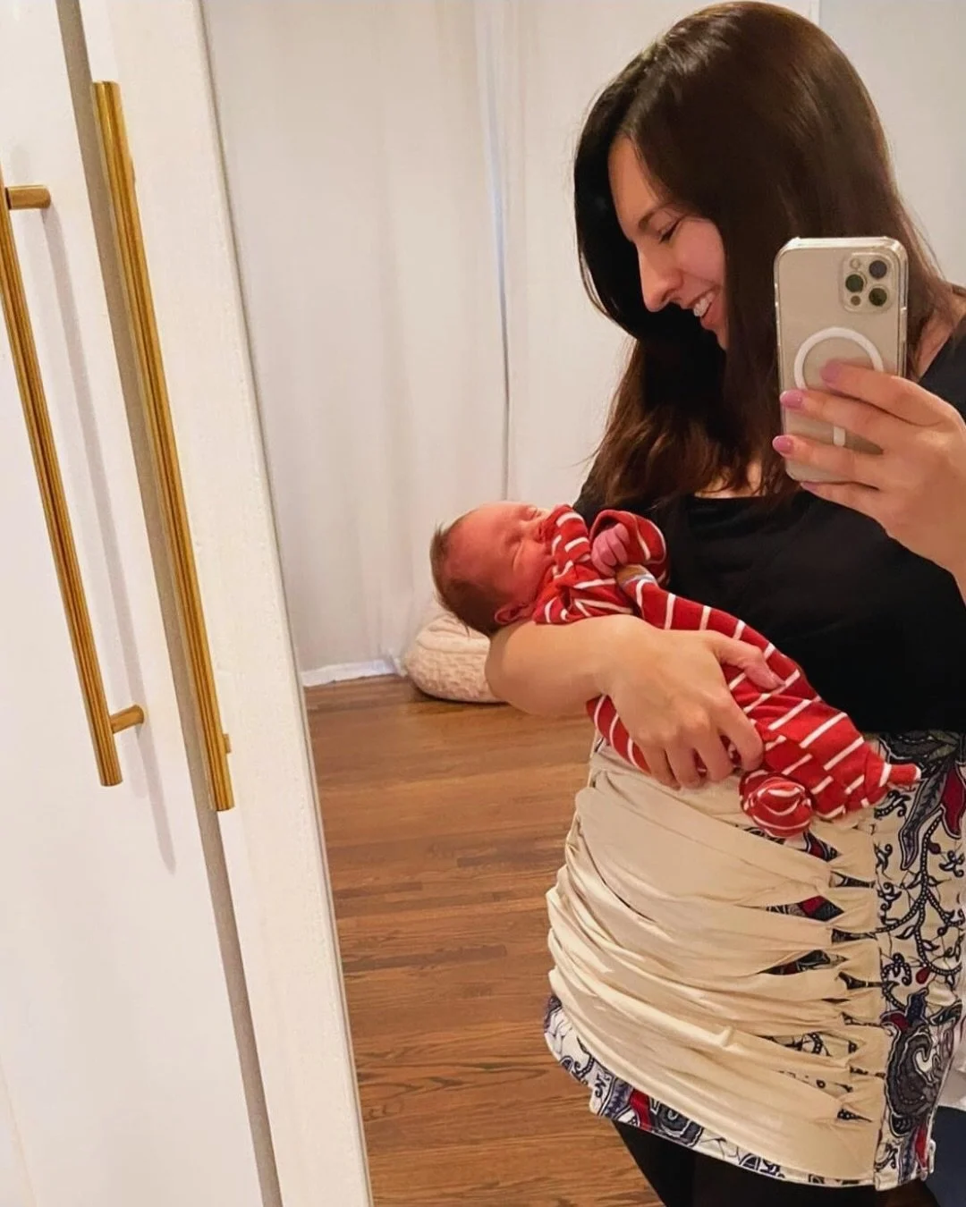 Every mama I&rsquo;ve wrapped in a Bengkung belly bind has reminded me why this beautiful tradition has lasted for generations. 

Aside from supporting the belly, it also helps improve posture, eases neck and shoulder strain while breastfeeding, and 