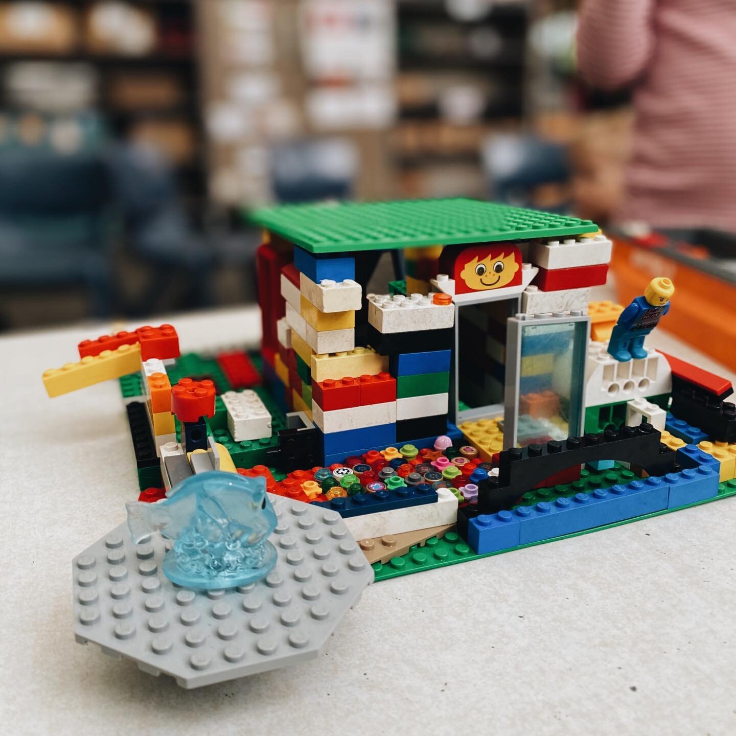 Rainy days calls for lego masters!
Today&rsquo;s brief: a castle!
Three teams competed for the highly esteemed title of &ldquo;Lego Master!&rdquo; 
We saw some intricate designs including; pizza ovens, diamonds, swimming pools, indoor cubby houses, s