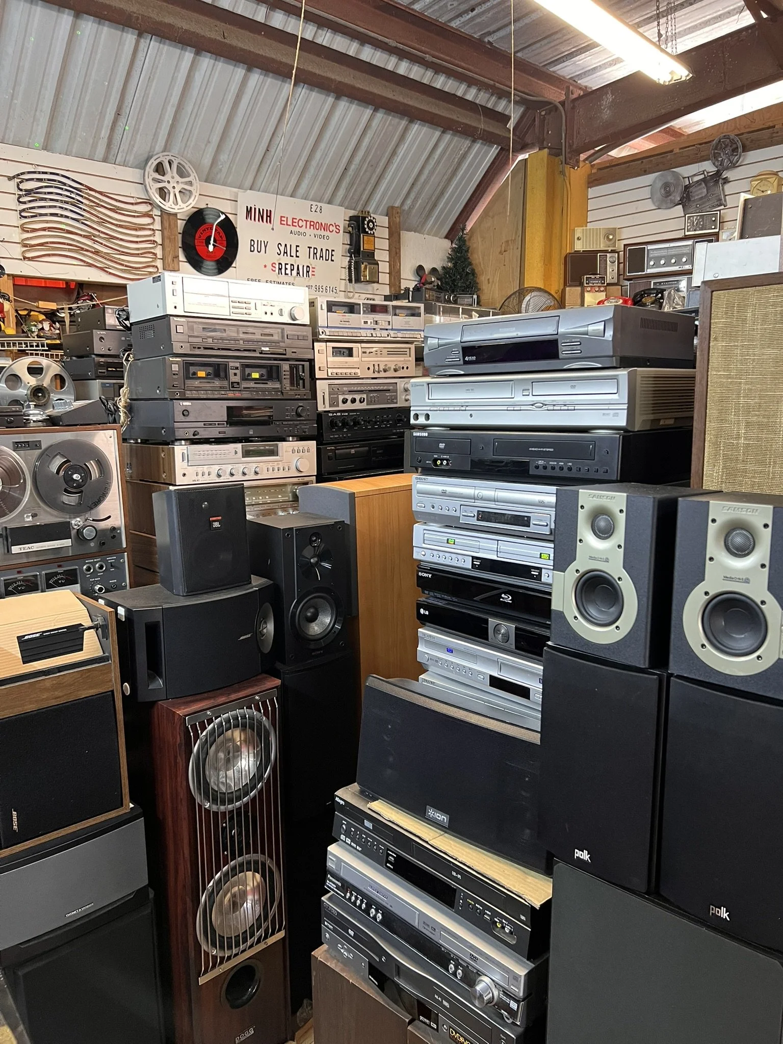 Rennigers Flea Market (8).JPEG