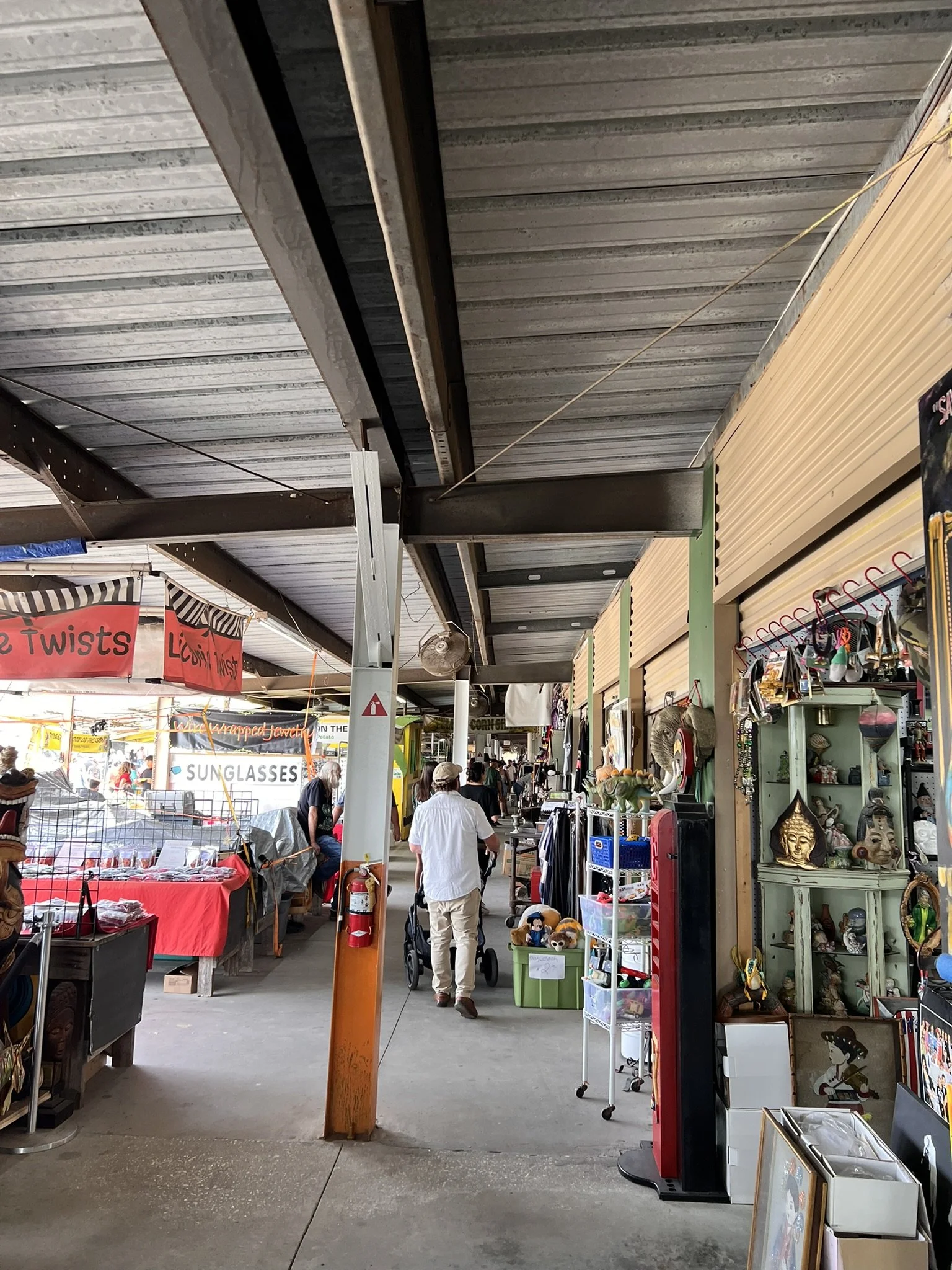 Rennigers Flea Market (24).JPEG