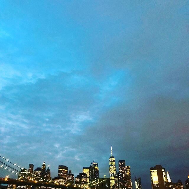 Sending  you this image of the heavens! A good friend today sent an email to wish me a happy solstice...it made me happy.  We look to he sky to dream while we stand on the earth. #friendship #sky #blue #nyc