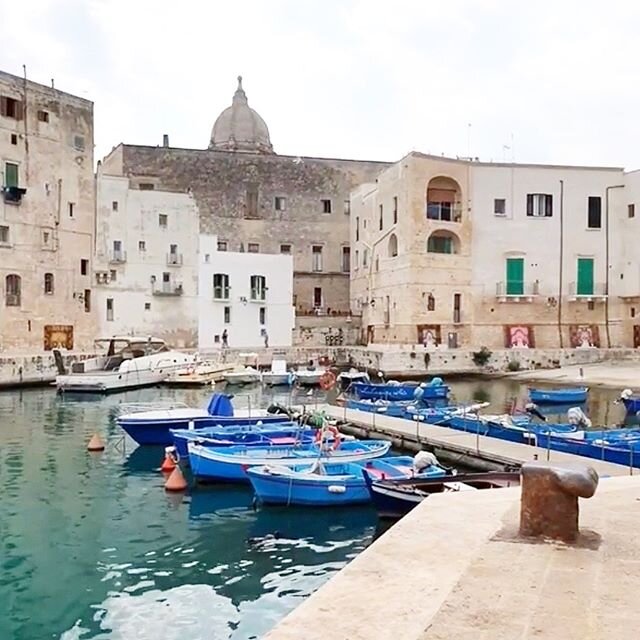 Monopoli you pretty little thing. Dreaming of the next stroll along one of your crystal clear water beaches, a breakfast of freshly baked pasticciotto, an afternoon aperitivo in a gorgeous lido and a seafood dinner in the vicoli of your &lsquo;Centro