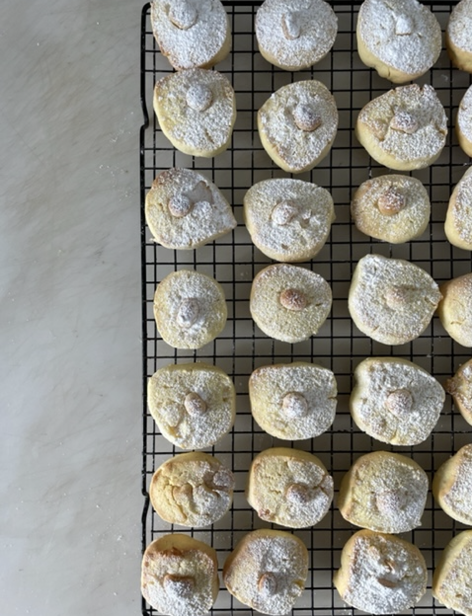 Biscotti di Macadamia - Easy Melt in your Mouth Biscotti