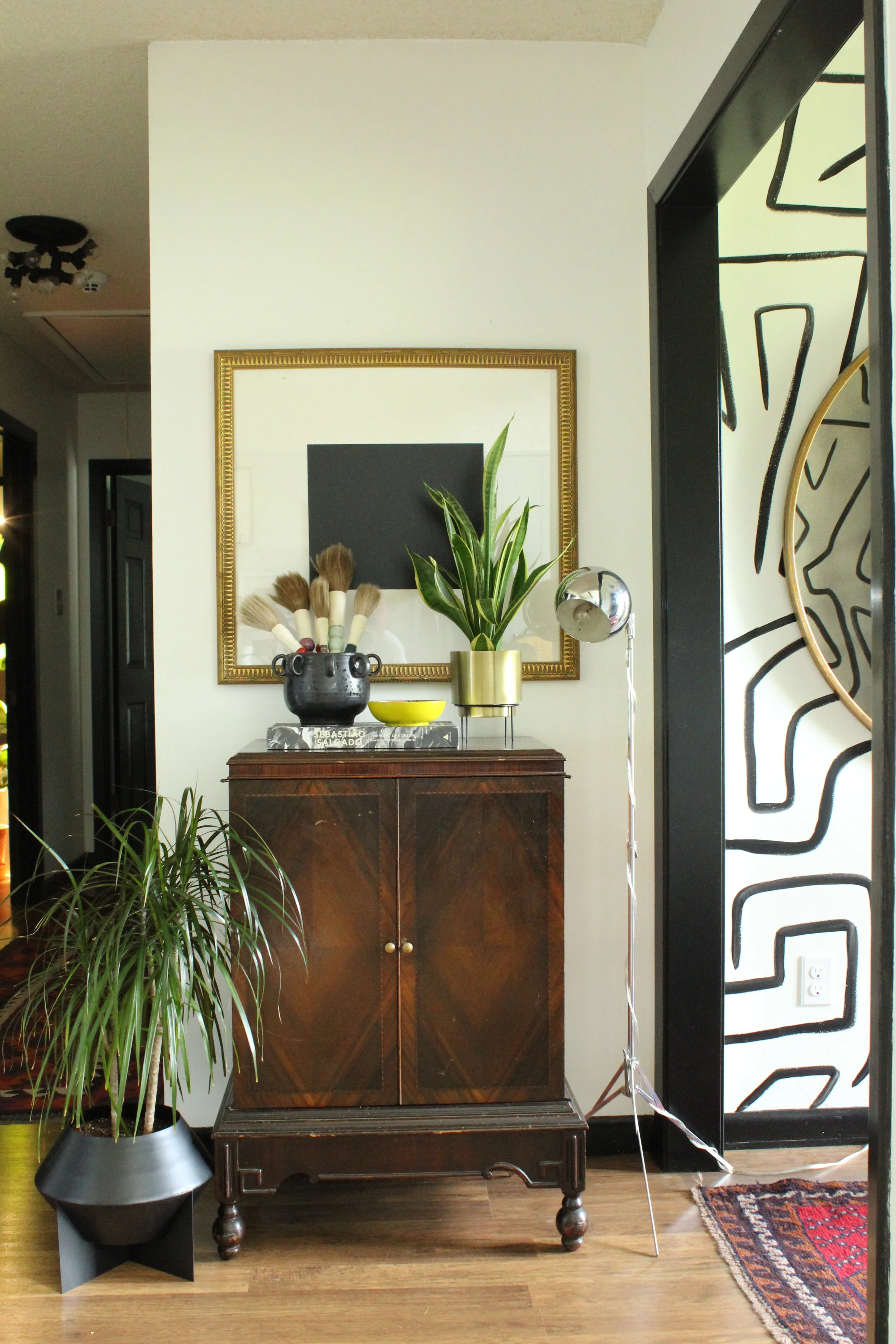Saturday Styling: Styling a Small Entryway