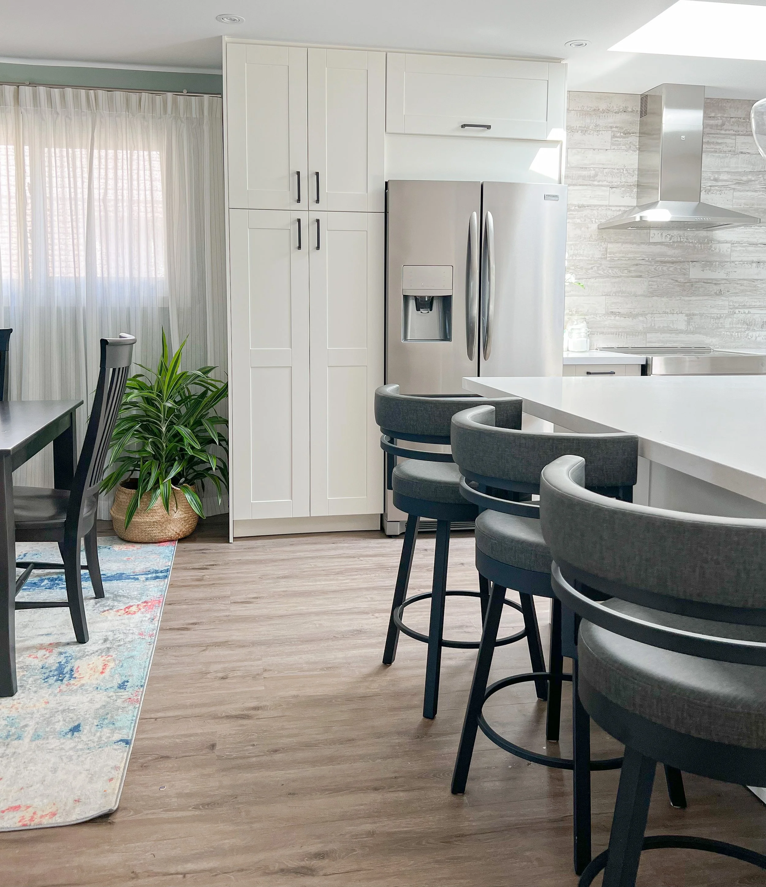 6 Dining_Kitchen.jpeg