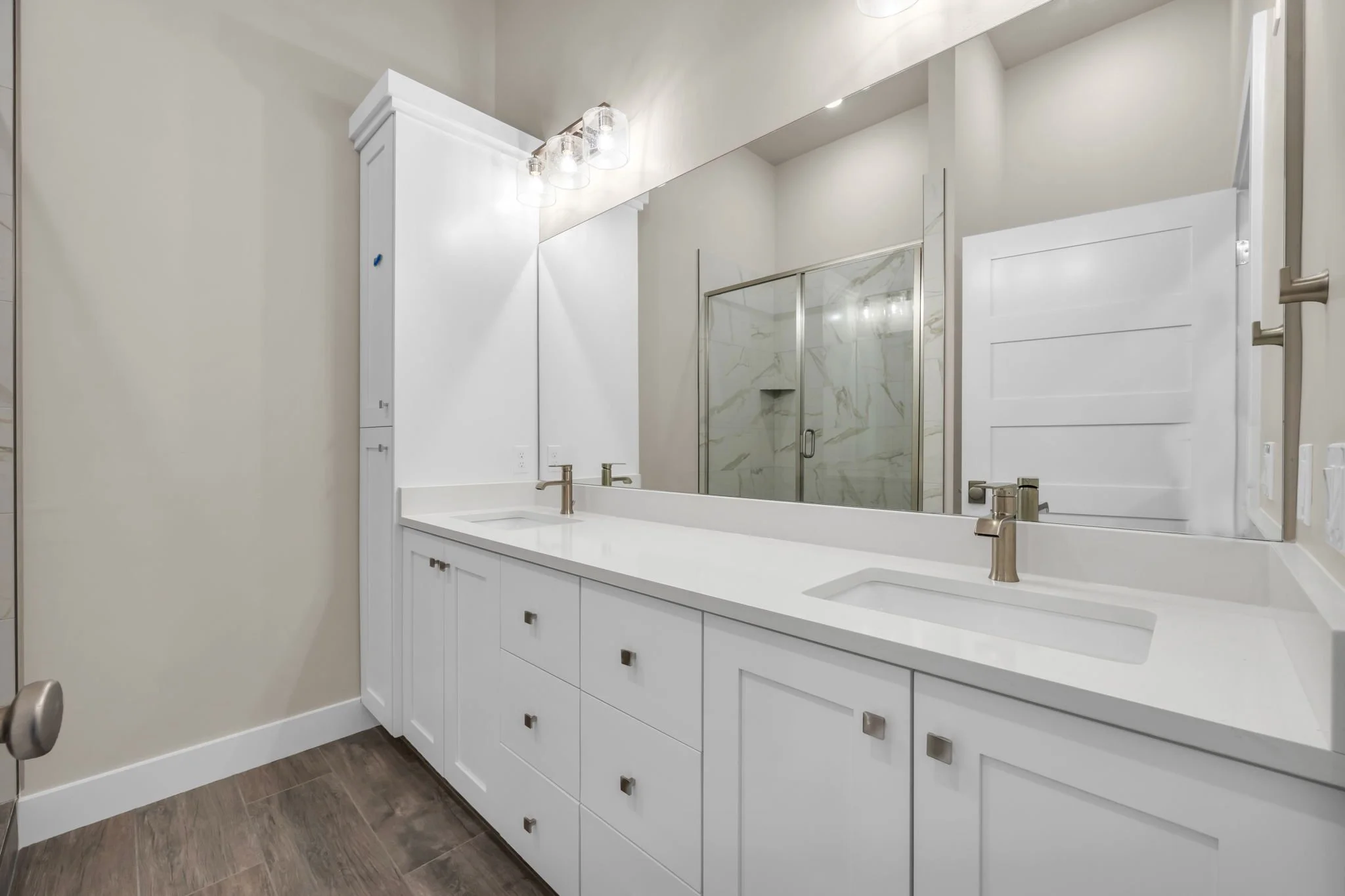 Condominiums — Mayflower Lakeside