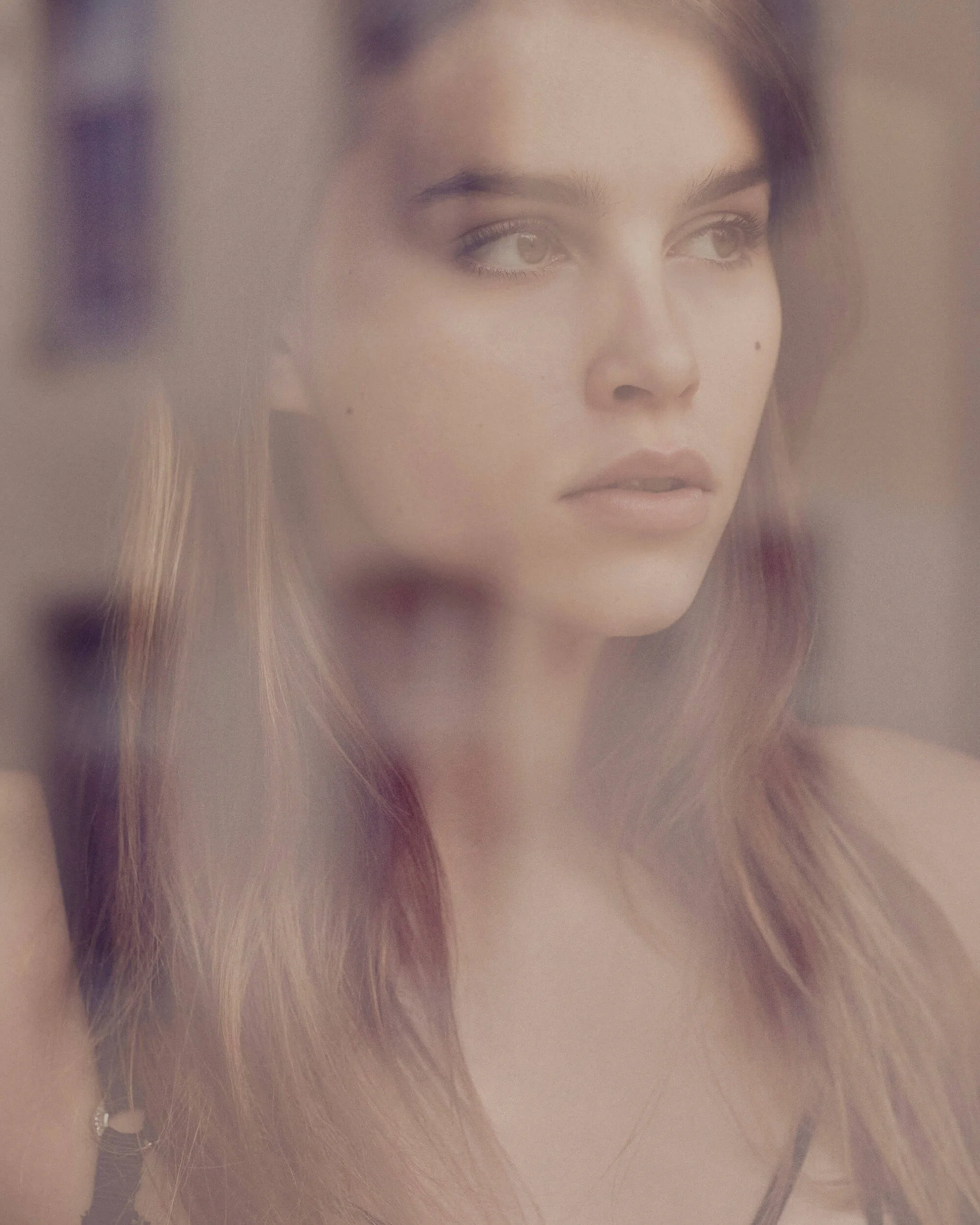 Shot_04_Olivia_Window_034 copy.jpg