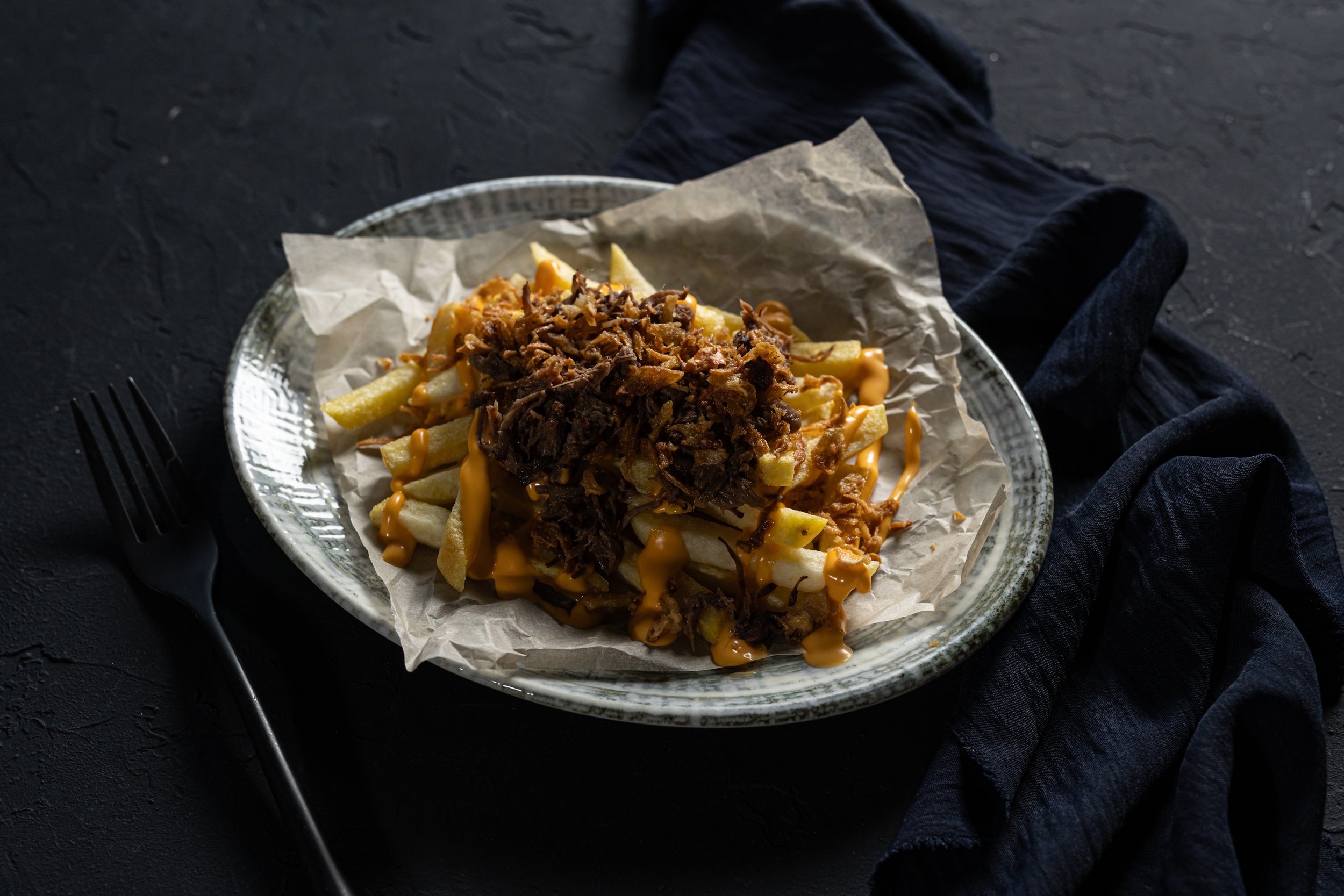 КАРТОФЕЛЬ ФРИ С КОПЧЕНОЙ РВАНОЙ ТЕЛЯТИНОЙ 