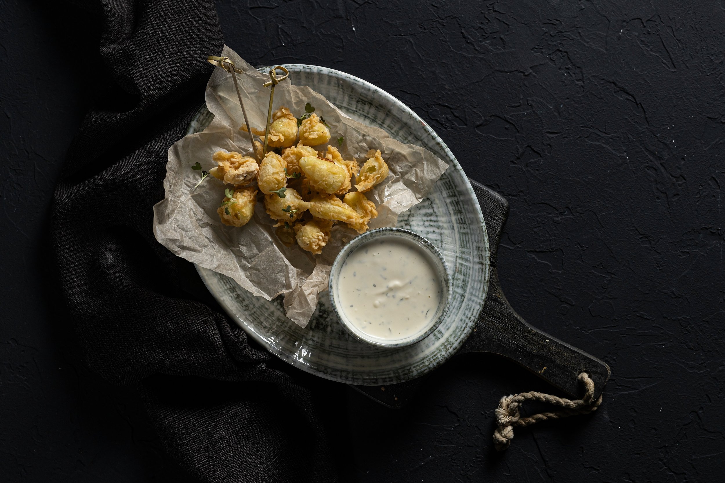 ЖГУЧИЙ ХАЛАПЕНЬО В КЛЯРЕ С СОУСОМ ЛАЙТ