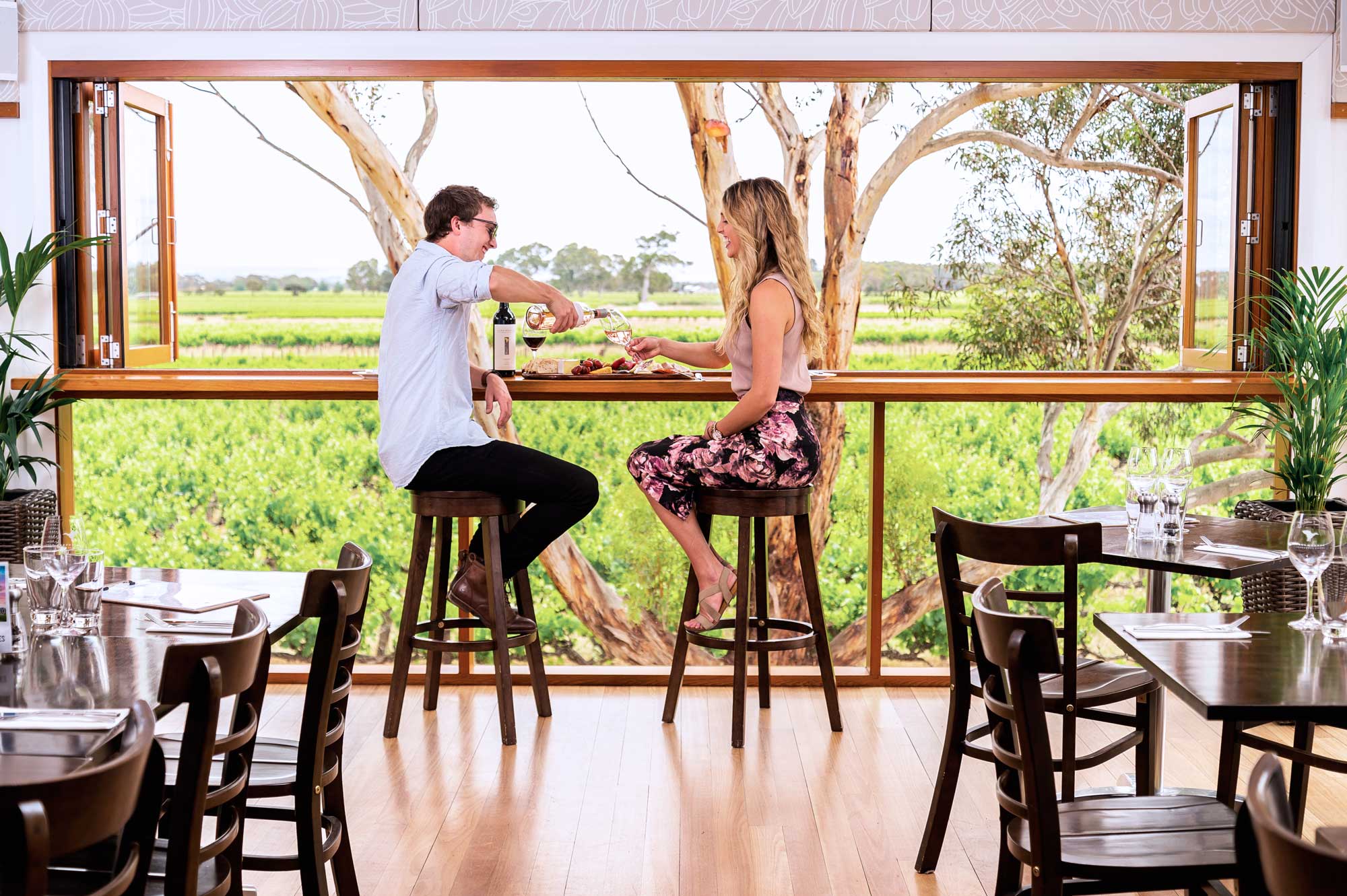 Lake+Breeze+Wines+Restaraunt+Vineyard+Views.jpg