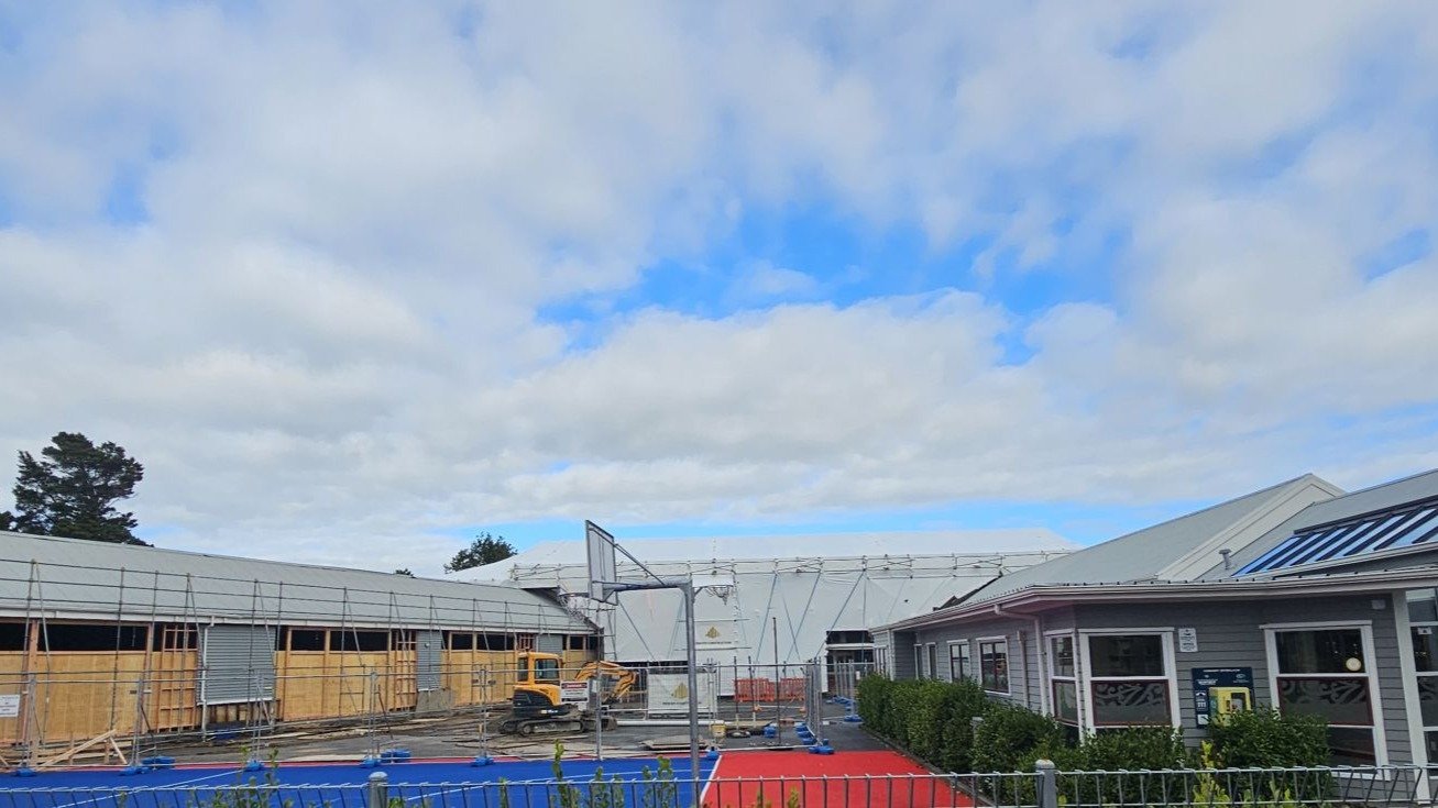 We&rsquo;re back on site at St Joseph&rsquo;s School in Upper Hutt!
 
No strangers to working at the school, @urbanoutcomes Director Natasha Possenniskie has previously managed the the delivery of four new classrooms and a new toilet block to counter