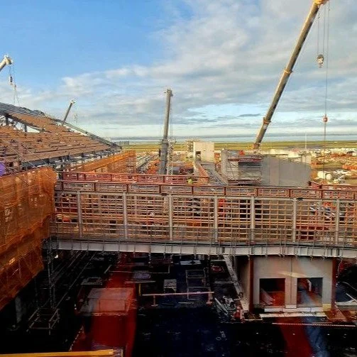 Progress at the new domestic jet terminal at Auckland Airport is quickly moving, with the formation of the new airbridges which will provide the links between the pier structure and the jets.

The new 240m aircraft pier will eventually house 12 jet g