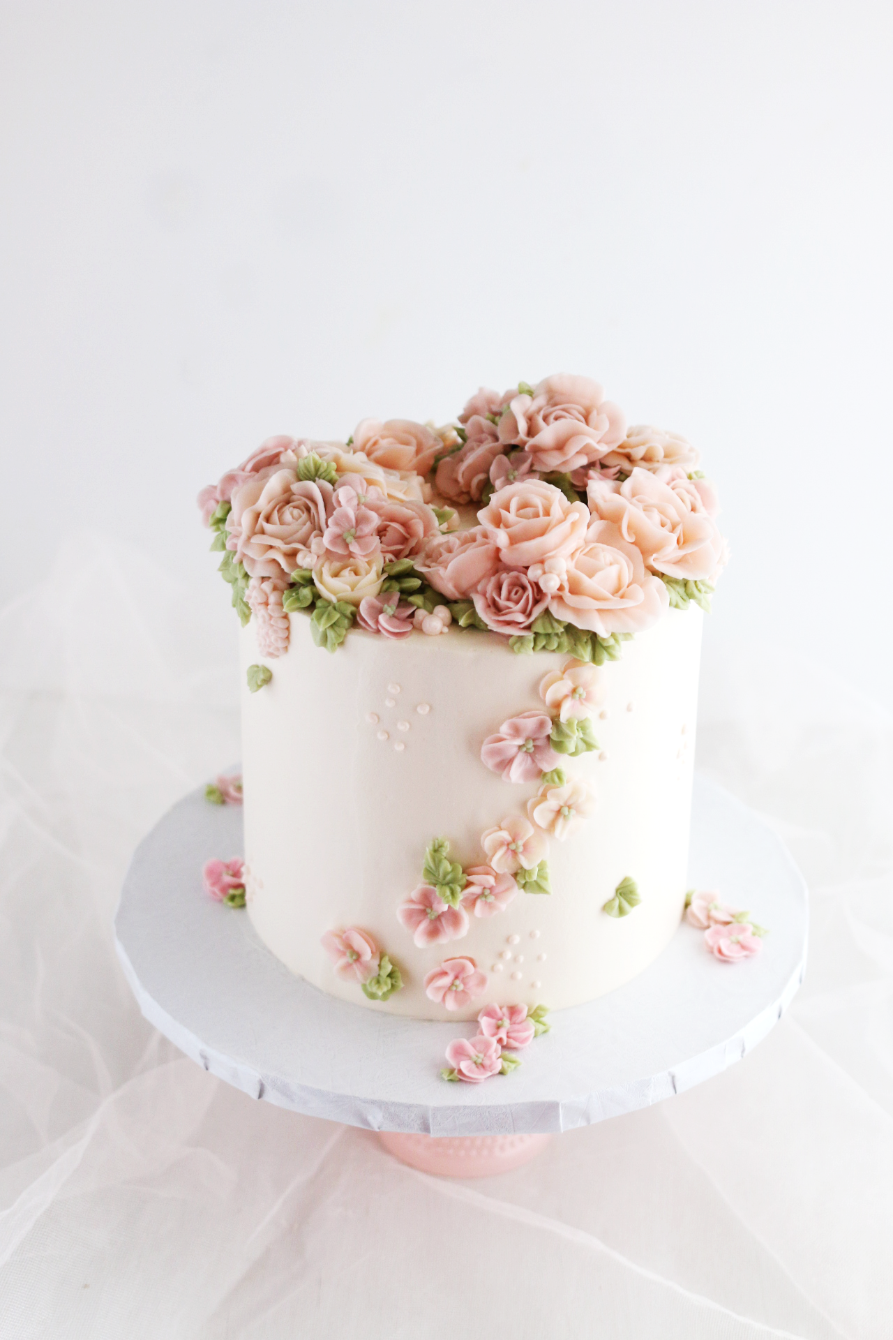 Online Designer Floral vanilla Cake Delivery in india | Tastytreatcakes