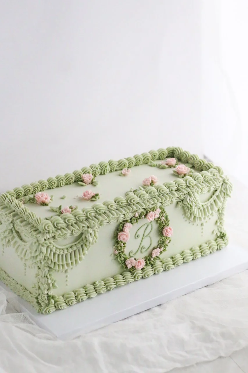 Ractangular Vintage Cake with Monogram Green-11.jpg