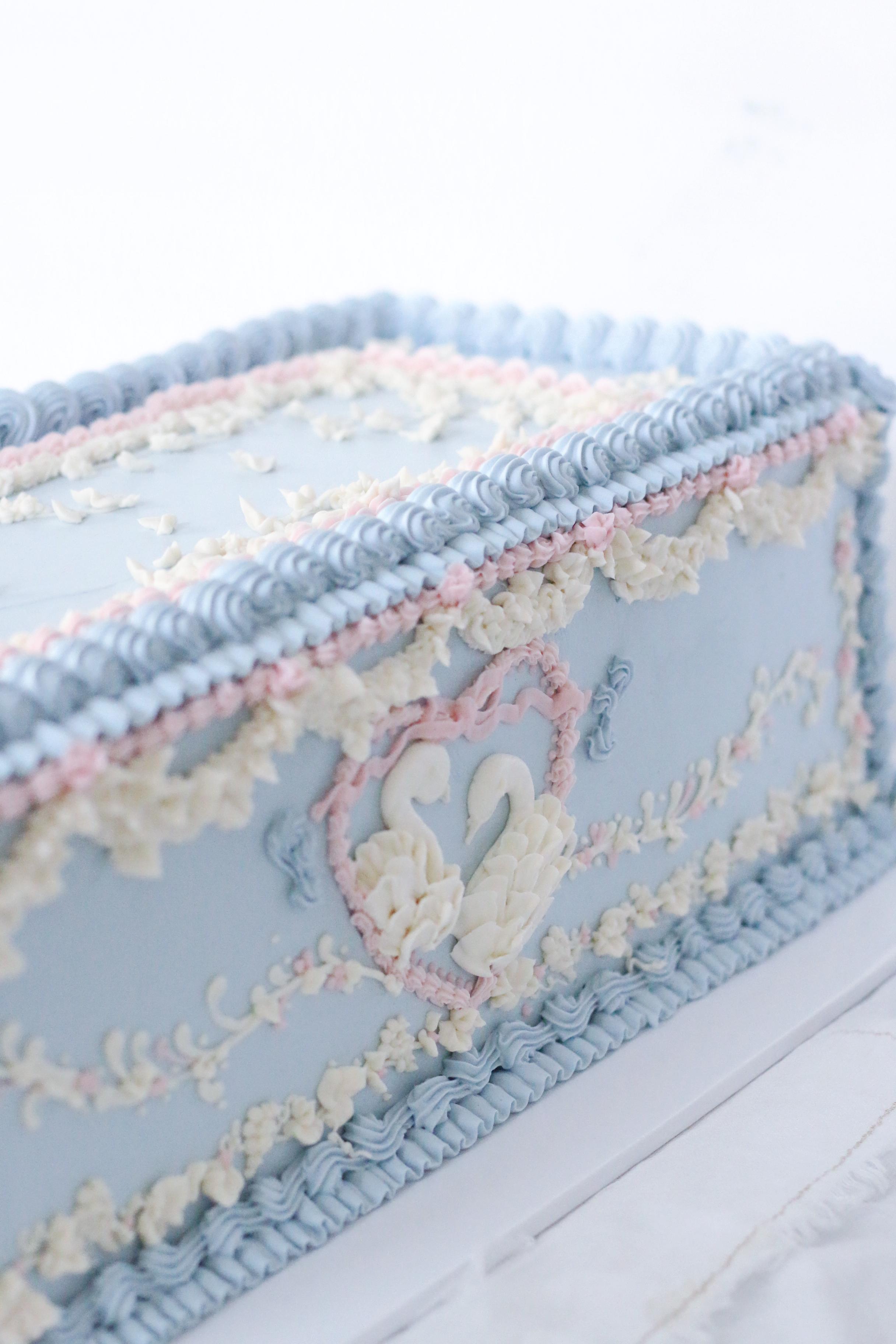 Swans CAke6.png