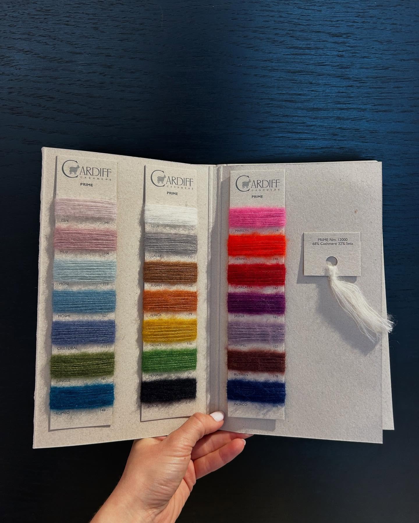 Mijn favoriete menukaart! 🤩😋
We hebben een nieuwe topkwaliteit van @cardiffcashmere in ons assortiment ! Deze flinterdunne draad is ideaal om met 2 draden te breien of samen met de welgekende cashmere van Cardiff. We hebben al leuke kleuren in de w