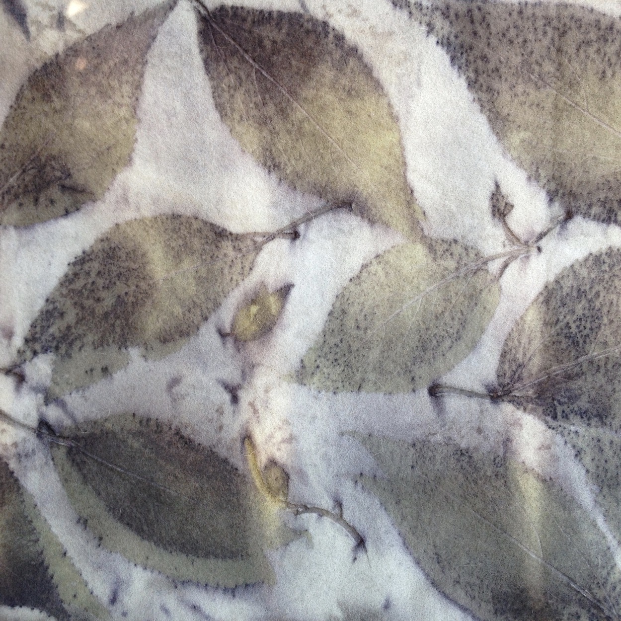 rokoco_eco_prunus_felt2..jpg