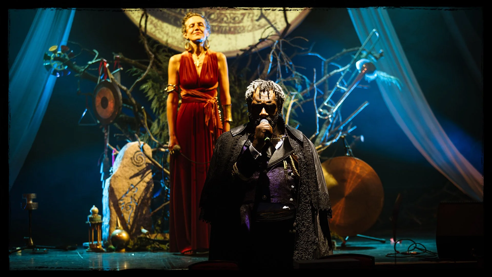 THE GIFT production photo 02.jpg