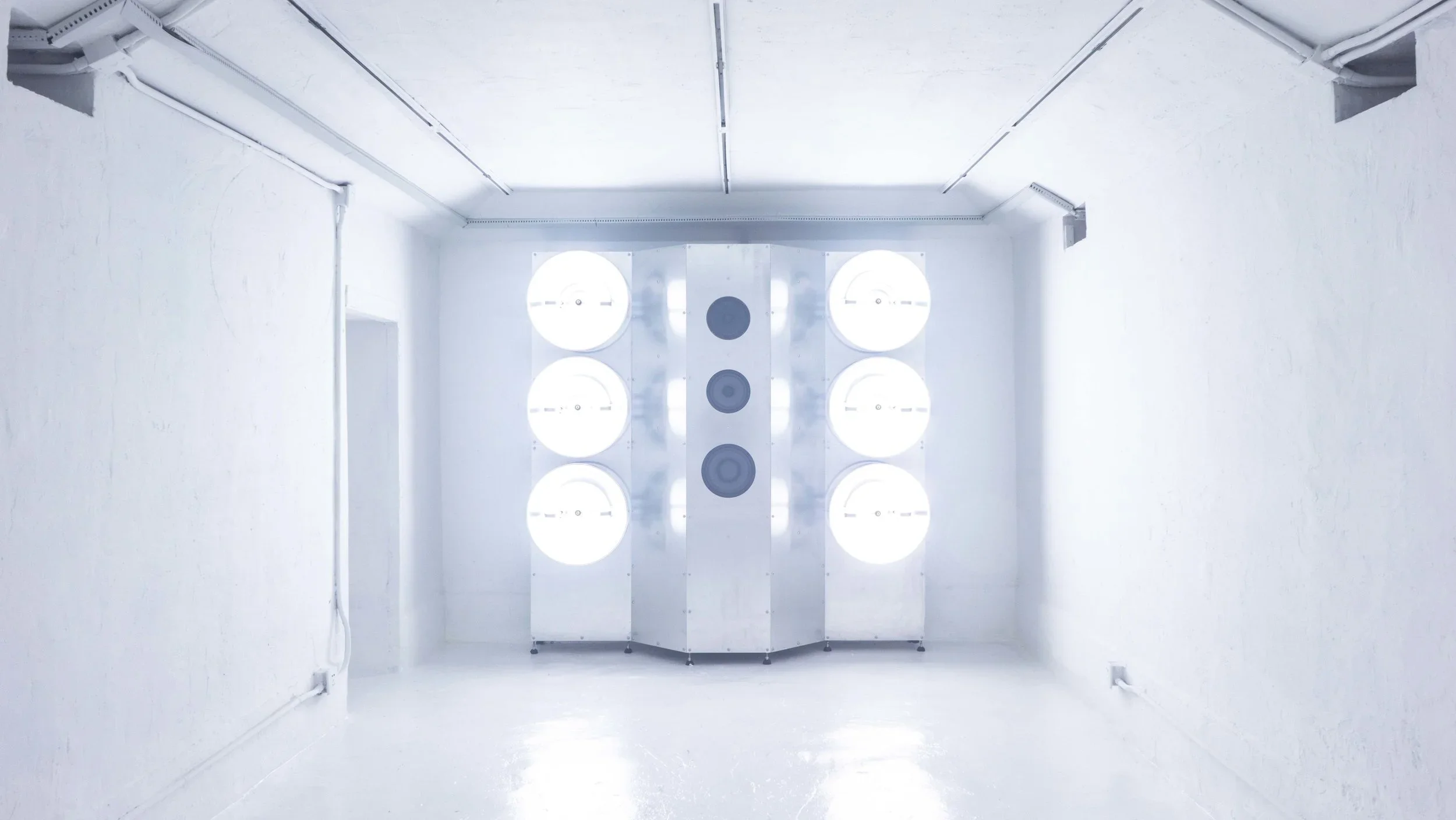 SAFE HOUSE #3《安全屋 #3》   AUDIOVISUAL INSTALLATION ALUMINUM PLATE, ALUMINUM PROFILE, BIRCH BOARD, SPEAKERS, POWER AMPLIFIER, FREQUENCY DIVIDER, LF ELECTRODELESS LAMP, WIRE, SCREW, FLASH DISK, 5-CHANNEL SOUND  灯光声音装置 铝板,铝型材,桦木板,喇叭,功放,分频器,低频无极灯,线材, 螺丝,