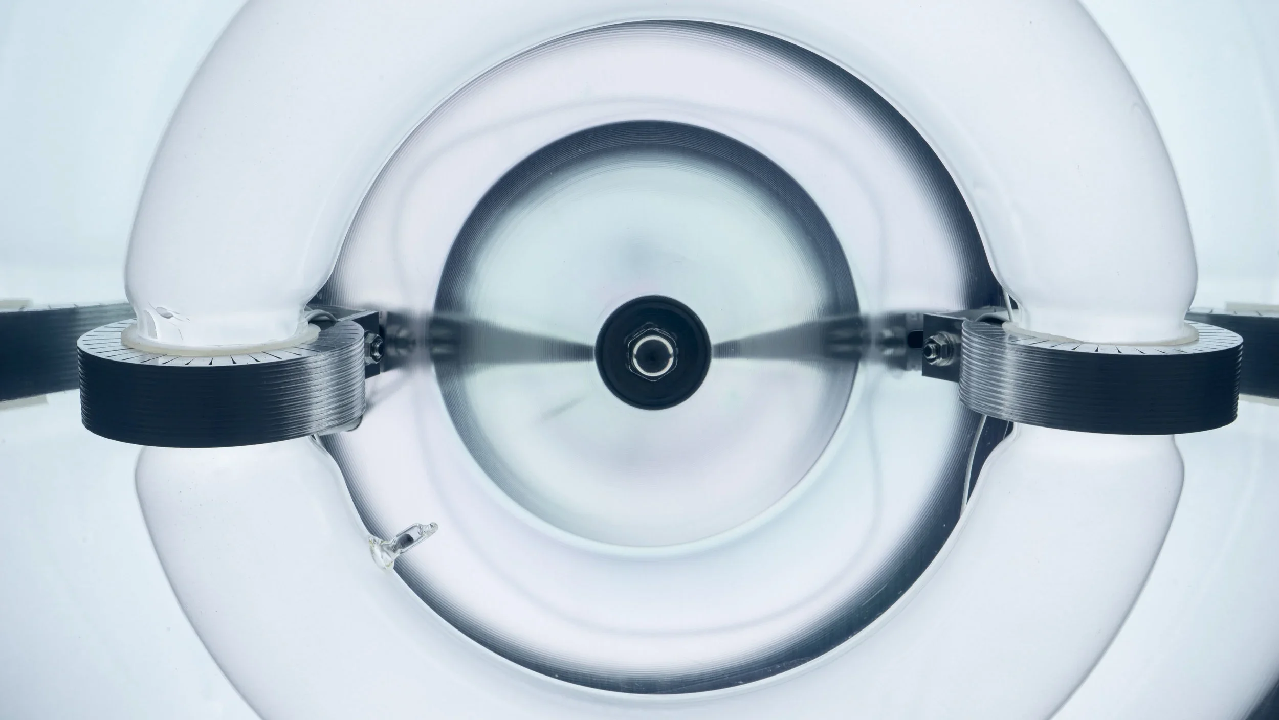 SAFE HOUSE #3《安全屋 #3》   AUDIOVISUAL INSTALLATION ALUMINUM PLATE, ALUMINUM PROFILE, BIRCH BOARD, SPEAKERS, POWER AMPLIFIER, FREQUENCY DIVIDER, LF ELECTRODELESS LAMP, WIRE, SCREW, FLASH DISK, 5-CHANNEL SOUND  灯光声音装置 铝板,铝型材,桦木板,喇叭,功放,分频器,低频无极灯,线材, 螺丝,