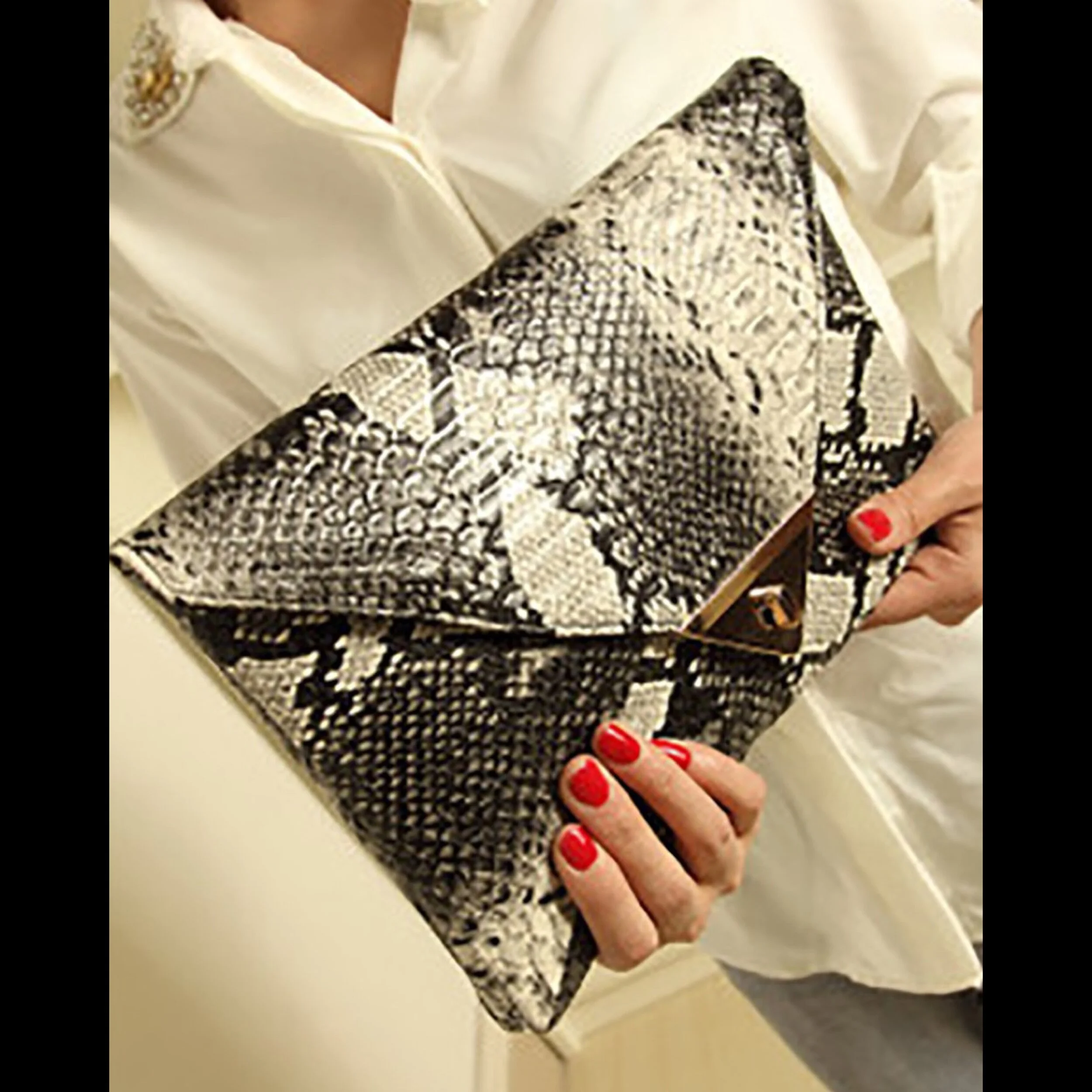 A5CE77BA-9717-46F8-86E1-3FBAC6D5C38C