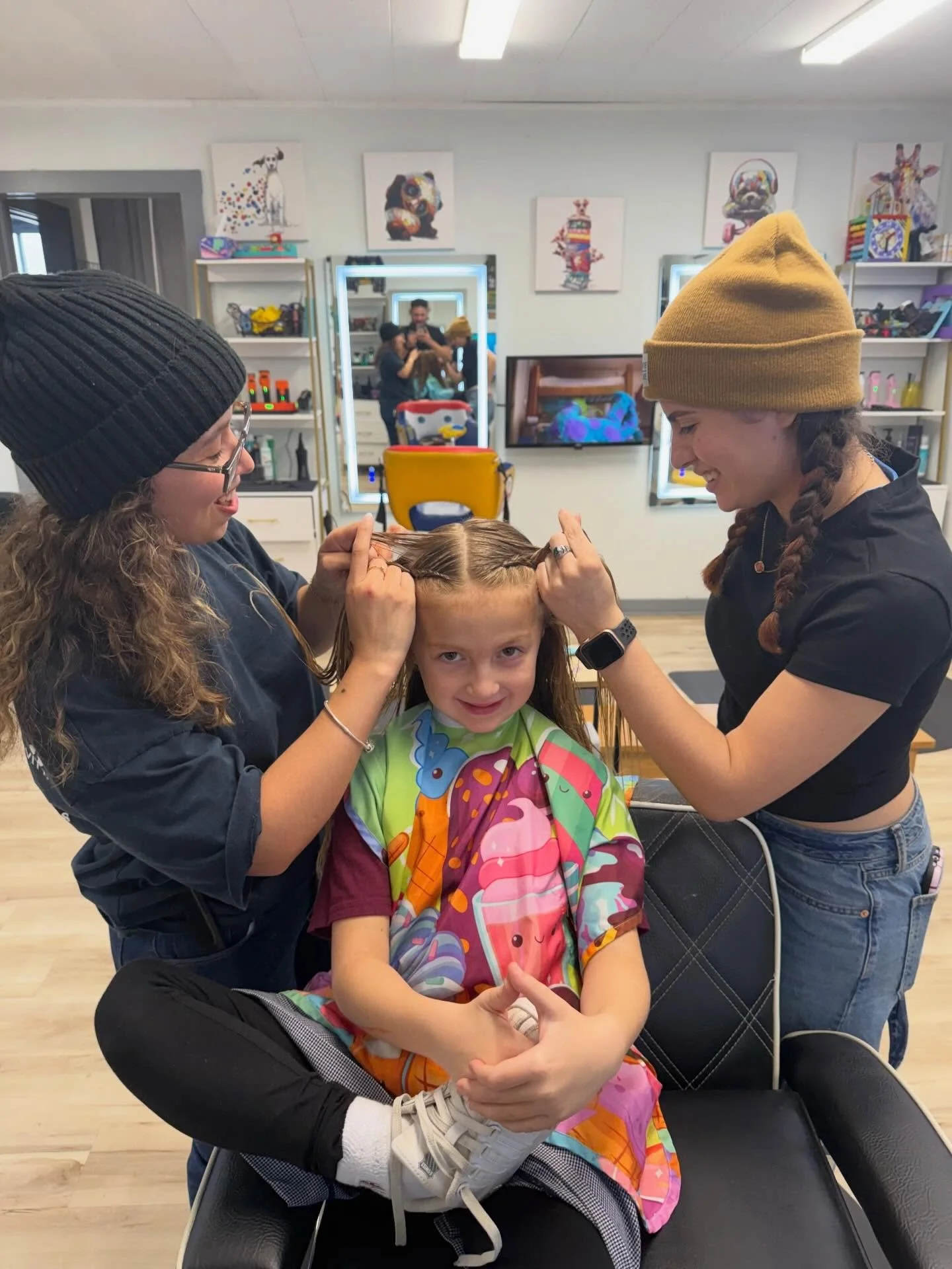 These two are teaming up on Thursdays! Book your appointment today 💈💇🏻&zwj;♀️💇&zwj;♂️💇🏻 Booking link in bio 
.
.
.
.