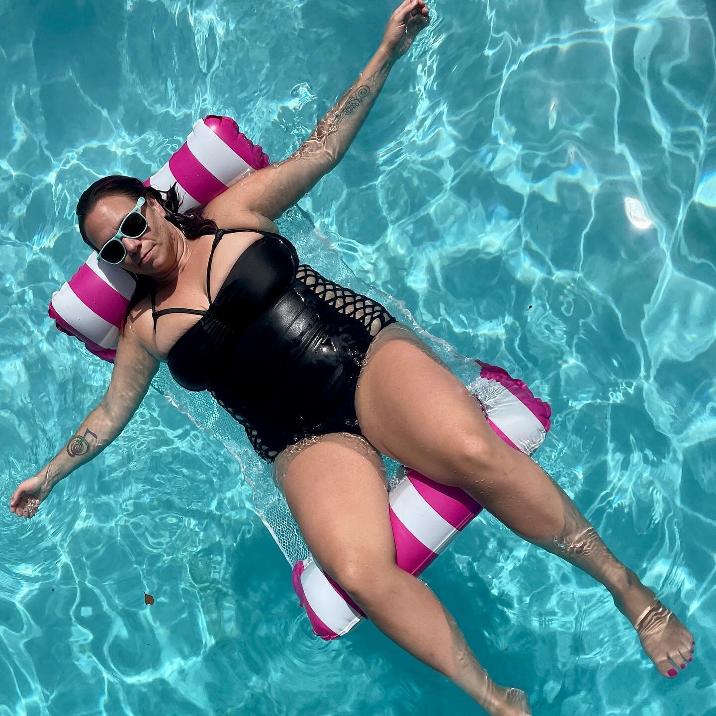 New Restorative Yoga Pose. Pool Savasana. This is revolutionary. Only 1 prop required - a raft. 

Invite me to your pool&hellip; I&rsquo;ll share my wisdom 😂 🏊&zwj;♀️ 👙 

📸 @l.wxnnings 
.
.
.
#rest #restisrevolutionary #deeprelaxation #innerwork 