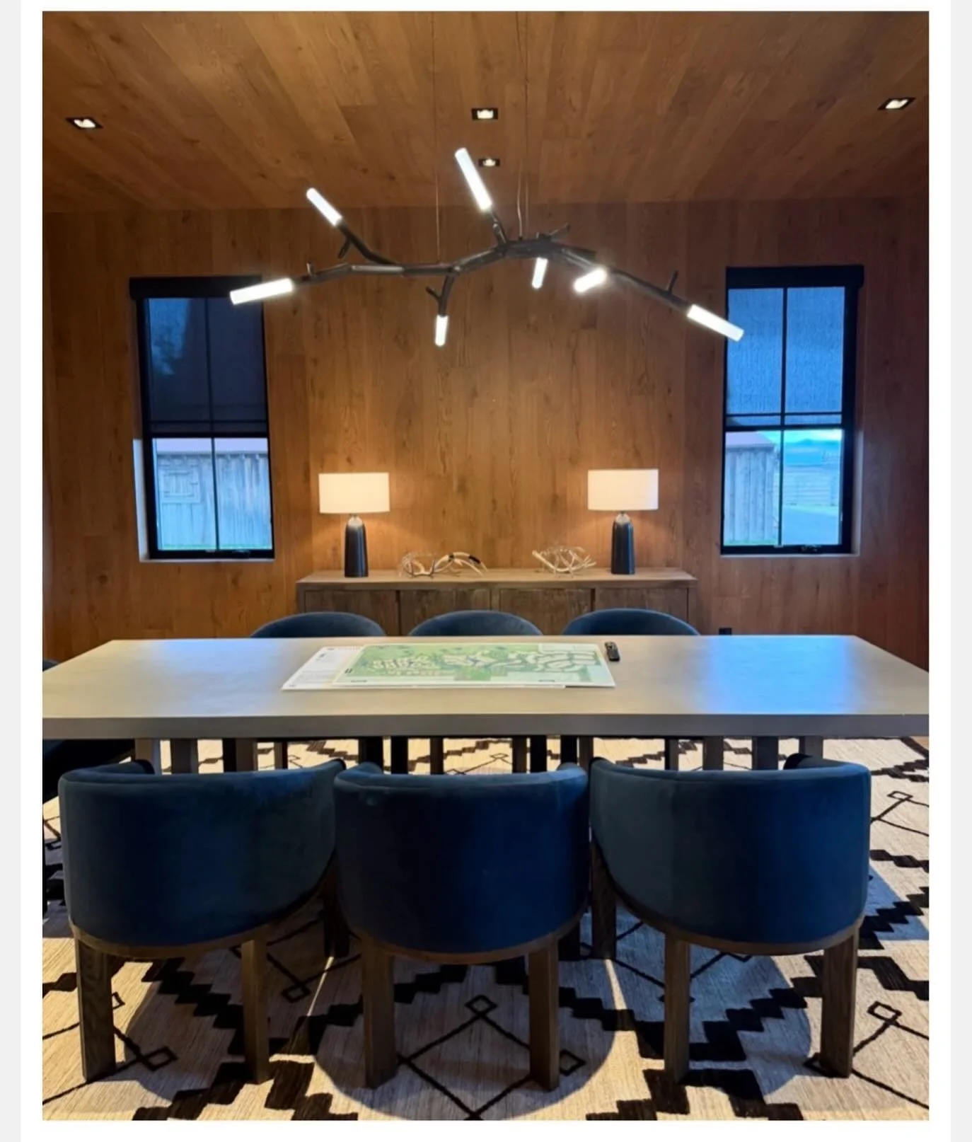 newGROWTH2 LED chandelier in situ 

#modernrustic #ledchandelier