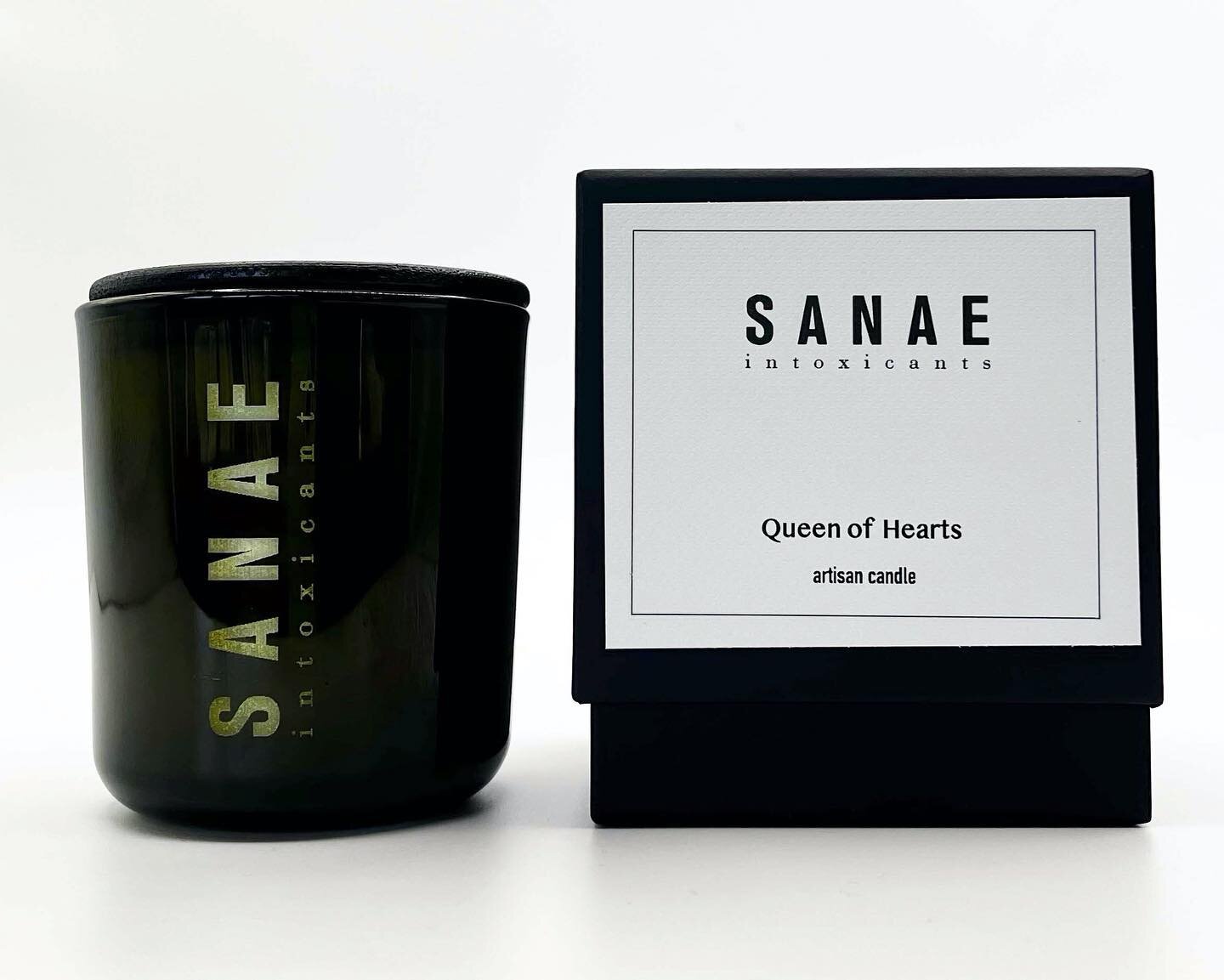 Introducing our new &ldquo;Queen of Hearts&rdquo;candle.👸🏻 &hearts;️ We&rsquo;ve been burning it in the studio and we LOVE this one. It&rsquo;s a deep dark rose with ambery labdanum and hints of cardamom and patchouli. It&rsquo;s comforting and the