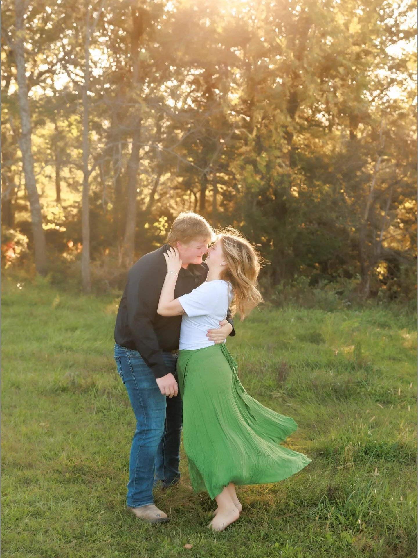 I love a fun frolic in the setting sun

@daltonrindels @katelynnrobuck 

Interested in a photo session? Let's chat
Photo-alli.com