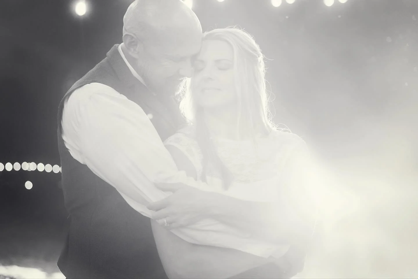 Sending out this gallery later today!
@crandall82 & @1975schnell 
#photoalli #weddingphotos #kansascityweddingphotographer #saintjosephmophotographer #cameronmophotographer