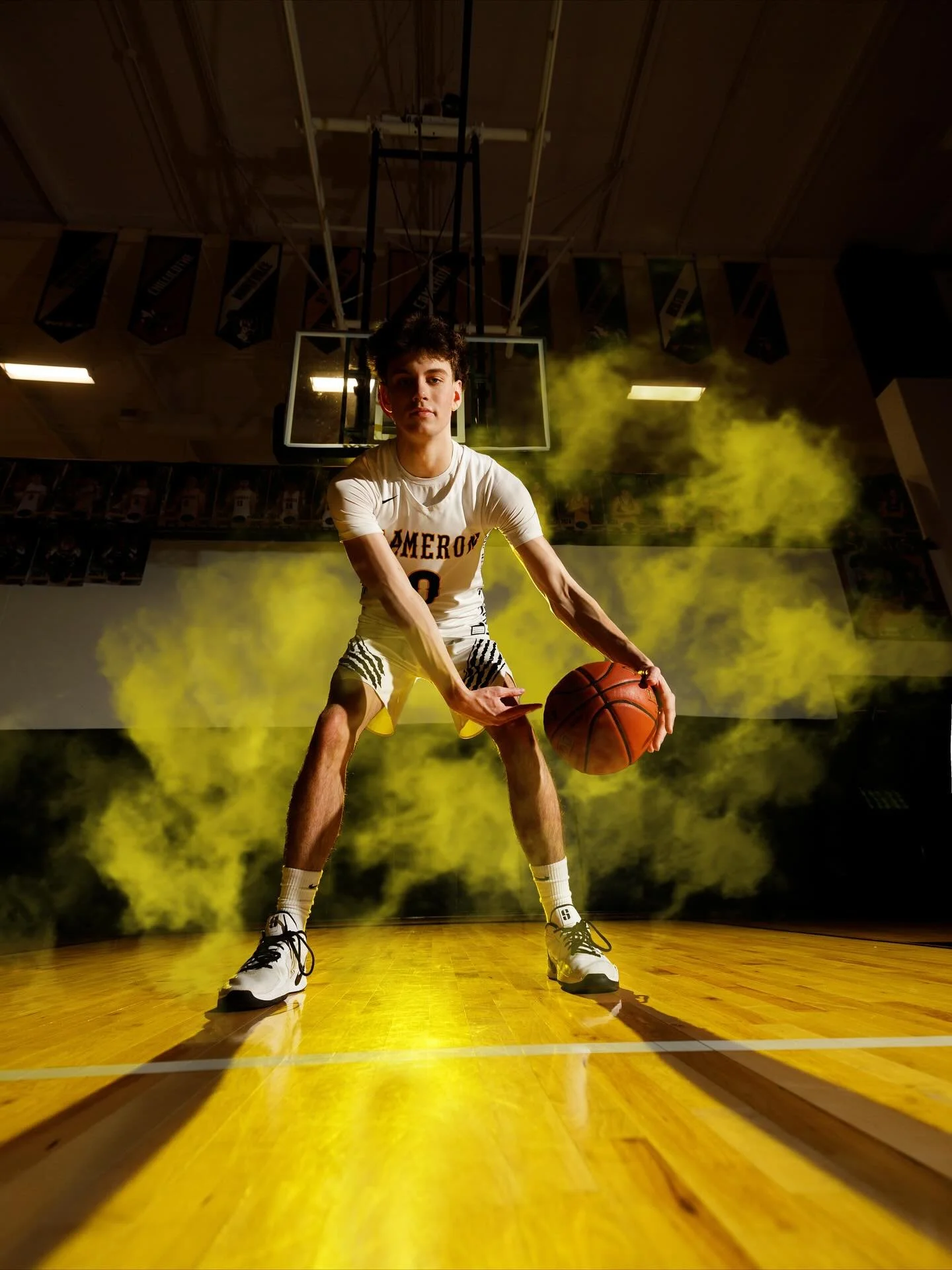Sports photos are so fun!

Did you know you can do come back sessions when booking your senior session? What's that, you ask?
They are shorter add on sessions to your regularly booked session. Great to get in your sport or band photos at the school. 