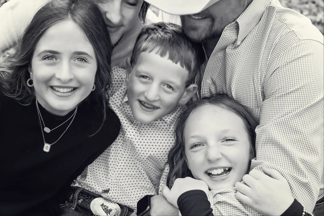 Let's stop striving for Pinterest perfect and just be our most authentic selves. Let's be silly and carefree. Let's be present in the moment. 

Photoalli clients get:
Guides to help plan wardrobe
Communication on location and style
Prompts so you're 